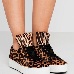 NWT Michael Kors Mindy Lace up Haircalf